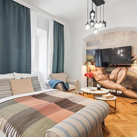 Old Town Square Apartments By Michal&Friends Prague Luaran gambar