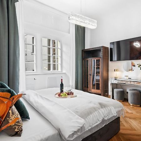 Old Town Square Apartments By Michal&Friends Prague Luaran gambar